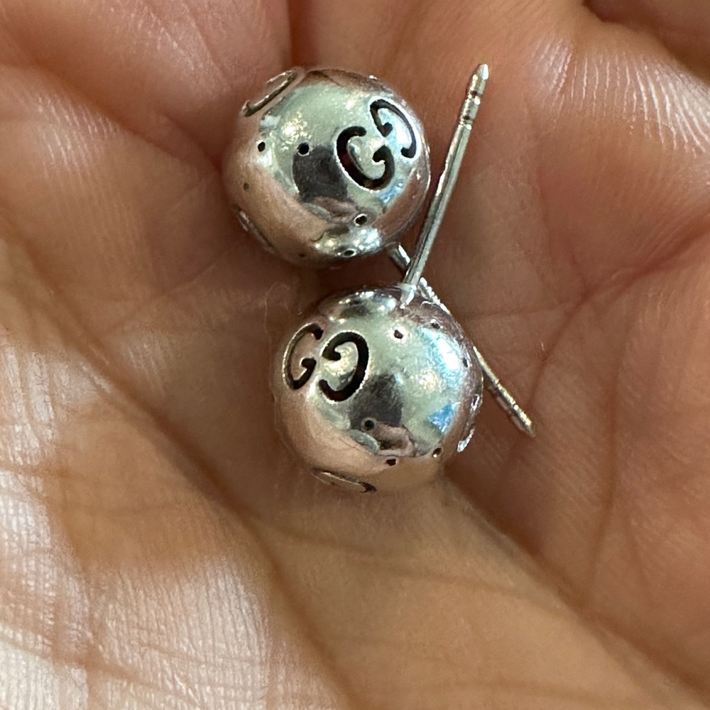 Gucci Icon Ball Stud Earrings 18k white gold
